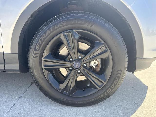 Photo of 2016 Silver Ford Escape