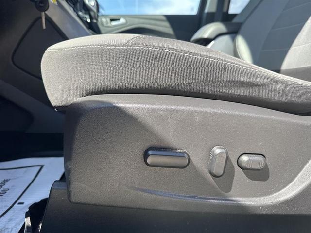 Photo of 2016 Silver Ford Escape
