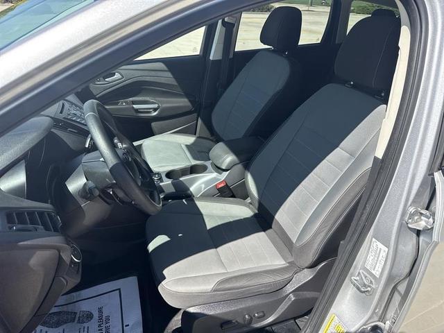 Photo of 2016 Silver Ford Escape