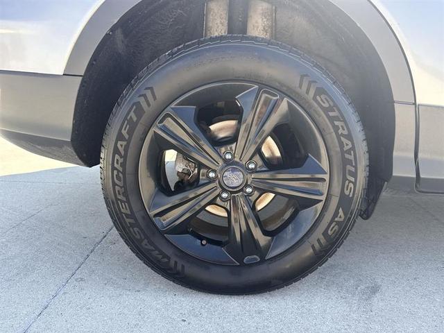 Photo of 2016 Silver Ford Escape