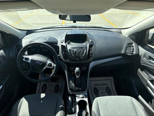 Photo of 2016 Silver Ford Escape