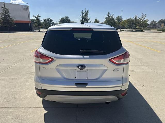 Photo of 2016 Silver Ford Escape