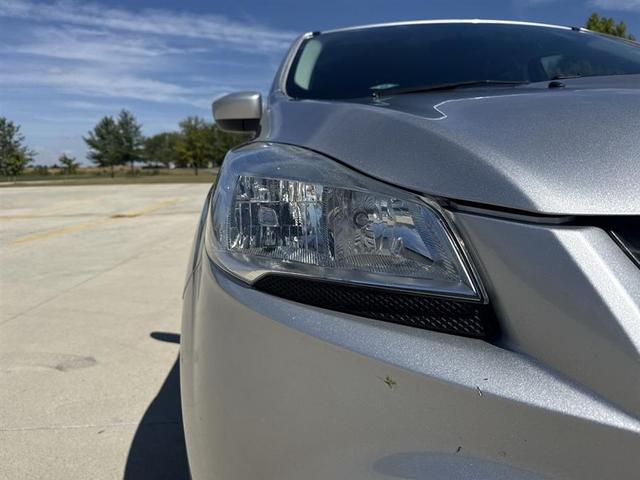 Photo of 2016 Silver Ford Escape