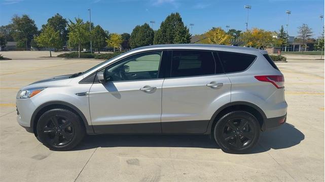 Photo of 2016 Silver Ford Escape