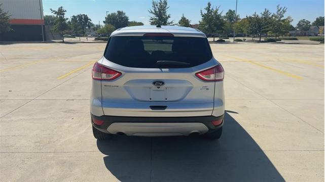 Photo of 2016 Silver Ford Escape
