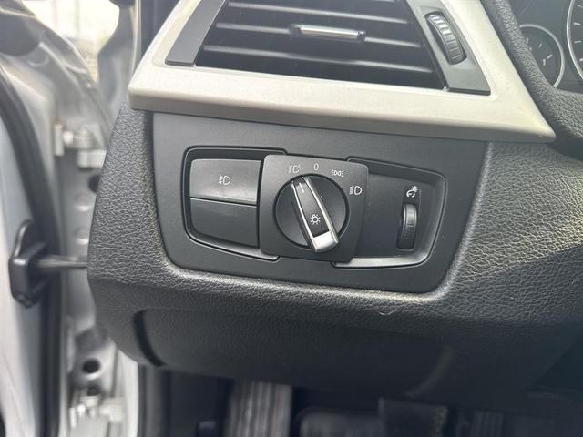 Photo of 2015 Silver BMW 320