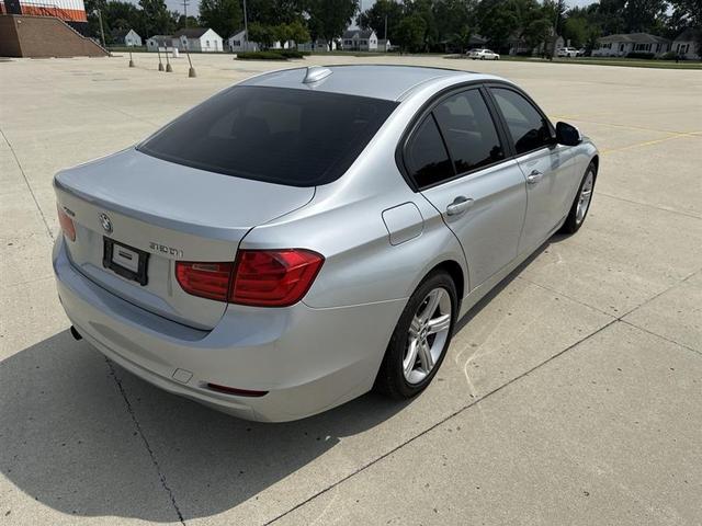 Photo of 2015 Silver BMW 320