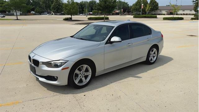 Photo of 2015 Silver BMW 320