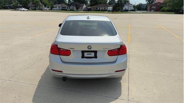 Photo of 2015 Silver BMW 320