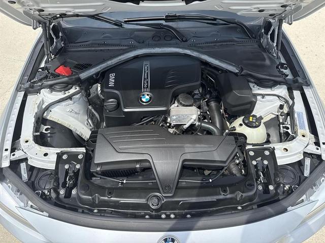 Photo of 2015 Silver BMW 320