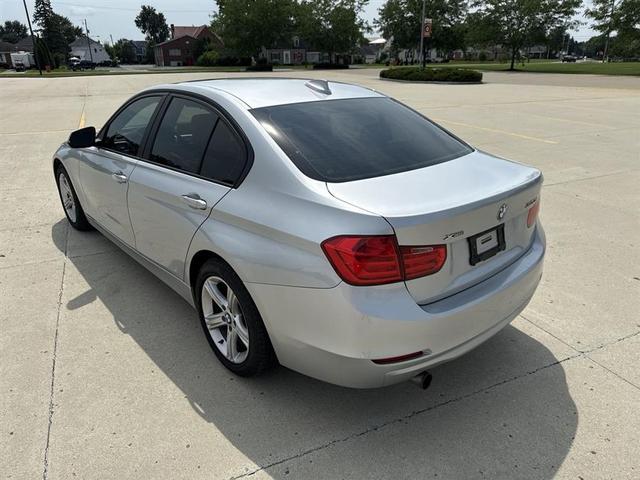 Photo of 2015 Silver BMW 320