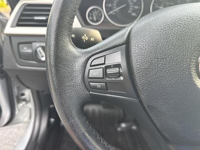 Photo of 2015 Silver BMW 320