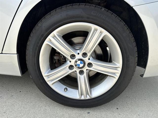 Photo of 2015 Silver BMW 320