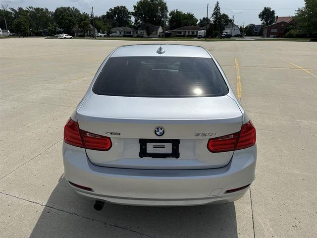 Photo of 2015 Silver BMW 320
