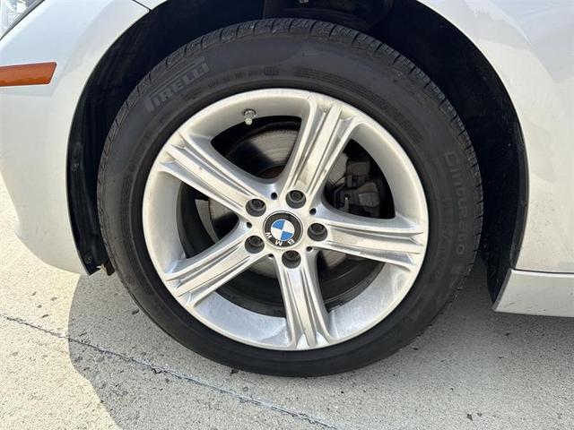 Photo of 2015 Silver BMW 320