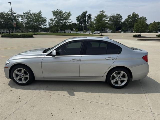 Photo of 2015 Silver BMW 320