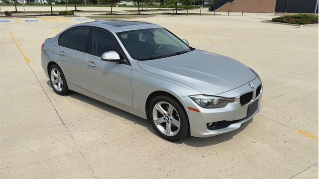 Photo of 2015 Silver BMW 320