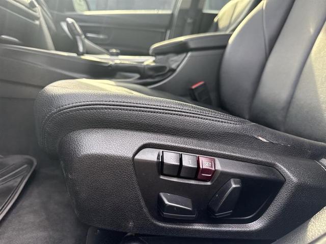 Photo of 2015 Silver BMW 320