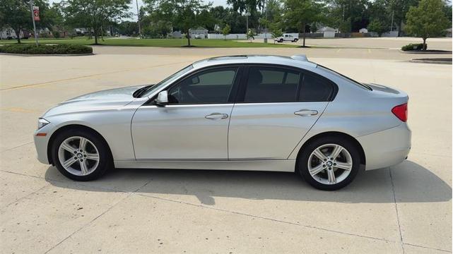 Photo of 2015 Silver BMW 320
