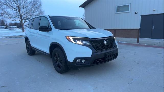 Photo of 2021 White Honda Passport