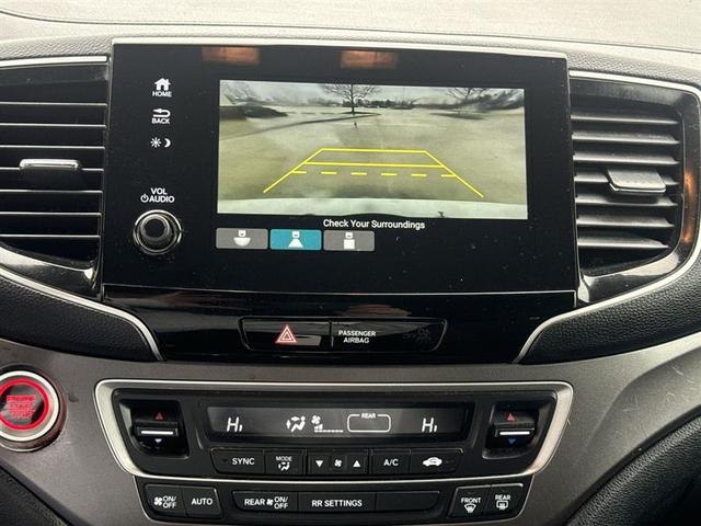Photo of 2021 White Honda Passport