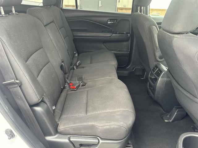 Photo of 2021 White Honda Passport