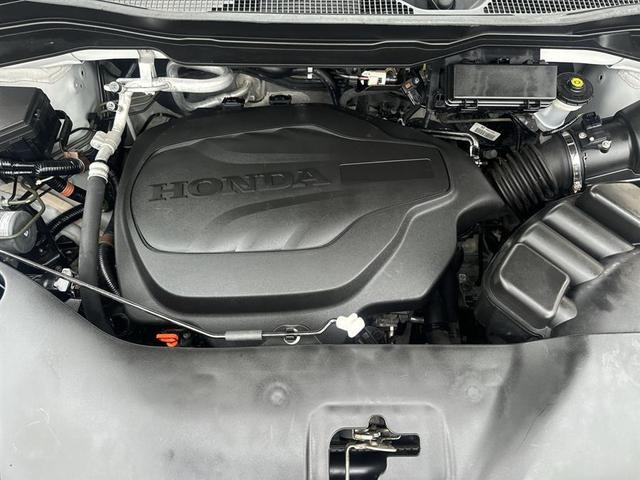 Photo of 2021 White Honda Passport