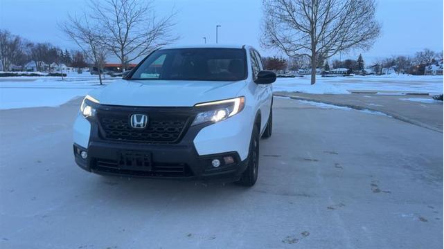 Photo of 2021 White Honda Passport