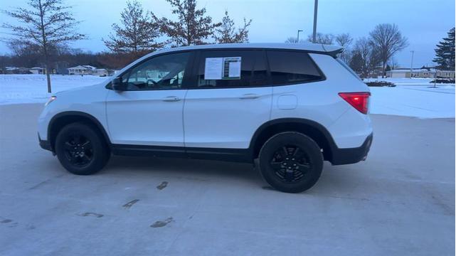 Photo of 2021 White Honda Passport