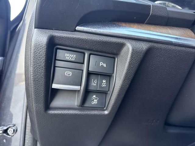 Photo of 2019 Gray Acura MDX