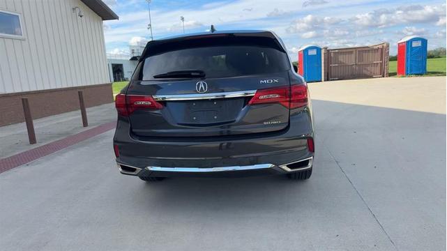 Photo of 2019 Gray Acura MDX