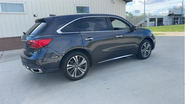 Photo of 2019 Gray Acura MDX