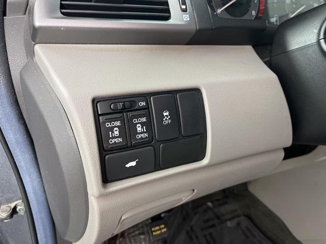 Photo of 2012 Polished Metal Metallic Honda Odyssey