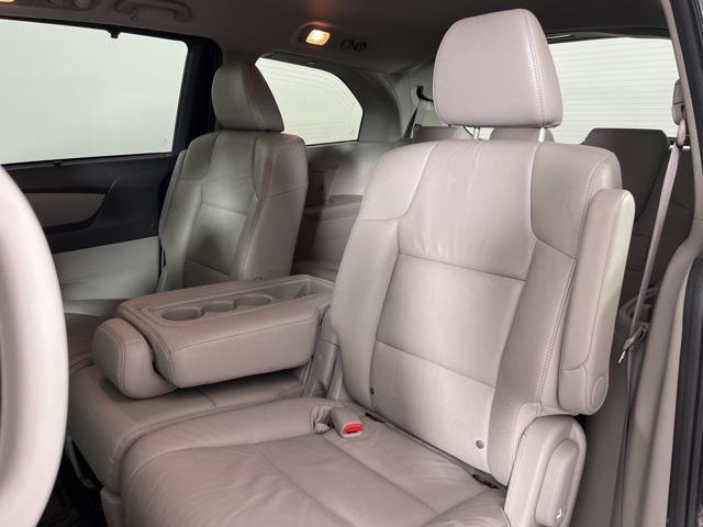 Photo of 2012 Polished Metal Metallic Honda Odyssey