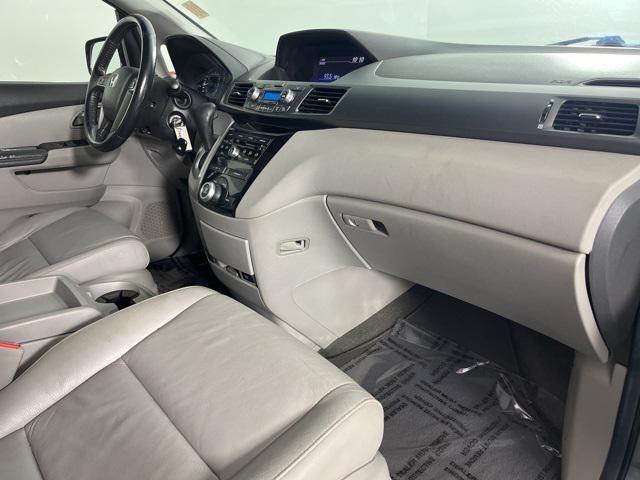 Photo of 2012 Polished Metal Metallic Honda Odyssey
