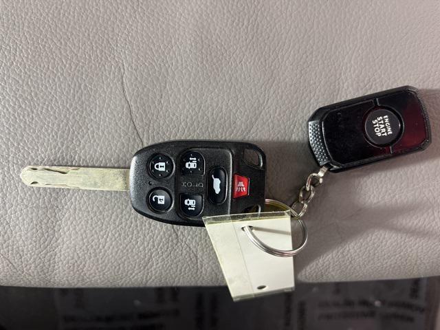 Photo of 2012 Polished Metal Metallic Honda Odyssey