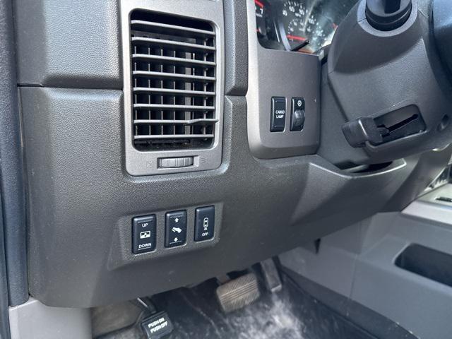Photo of 2007 Radiant Silver Nissan Titan