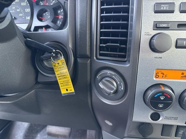 Photo of 2007 Radiant Silver Nissan Titan