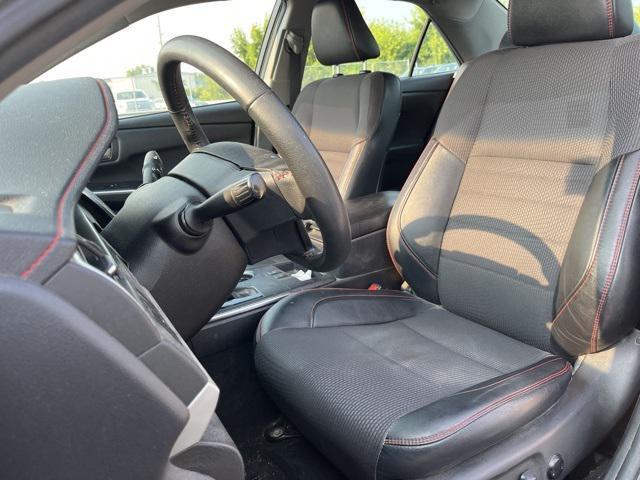 Photo of 2017 Blizzard Pearl Toyota Camry Hybrid