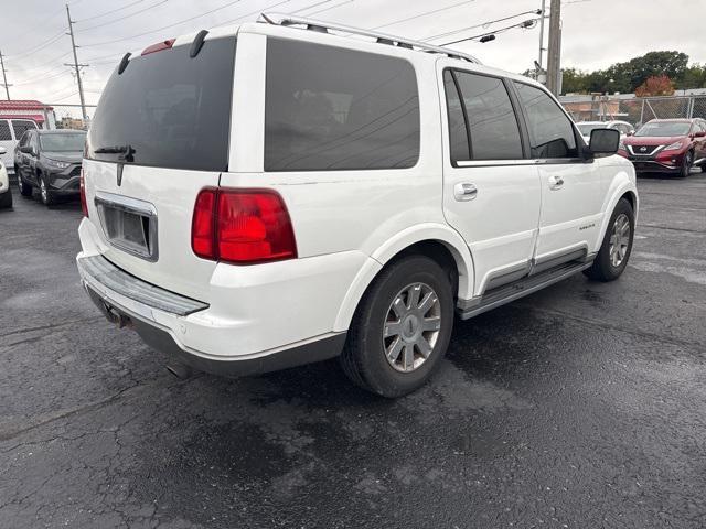 Photo of 2003 Oxford White Clearcoat Lincoln Navigator