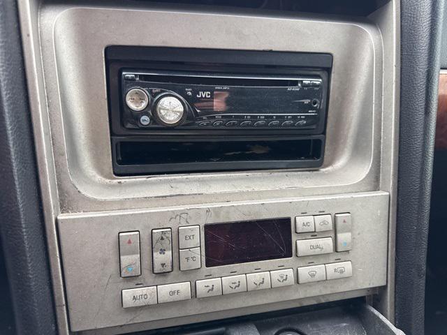 Photo of 2003 Oxford White Clearcoat Lincoln Navigator
