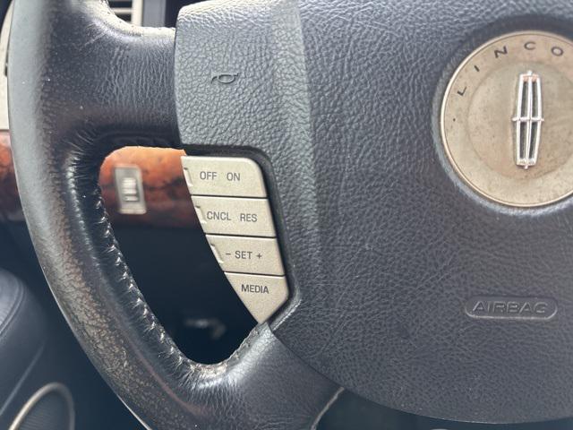 Photo of 2003 Oxford White Clearcoat Lincoln Navigator