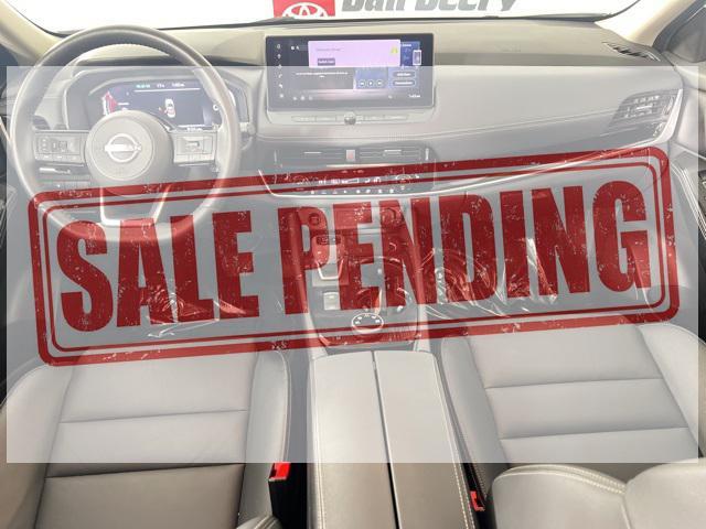 Photo of 2024 Everest White Pearl Nissan Rogue