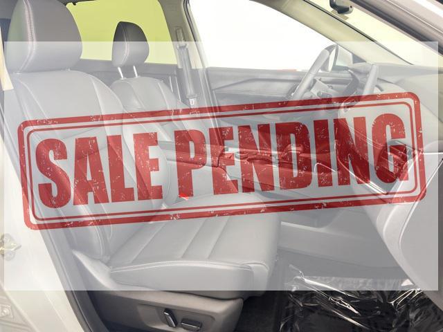 Photo of 2024 Everest White Pearl Nissan Rogue