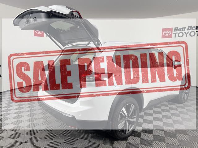 Photo of 2024 Everest White Pearl Nissan Rogue