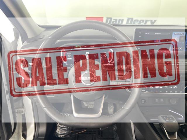 Photo of 2024 Everest White Pearl Nissan Rogue