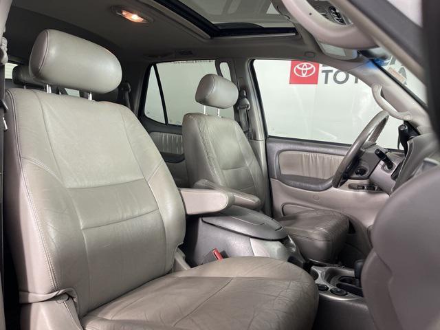 Photo of 2004 Silver Sky Metallic Toyota Sequoia