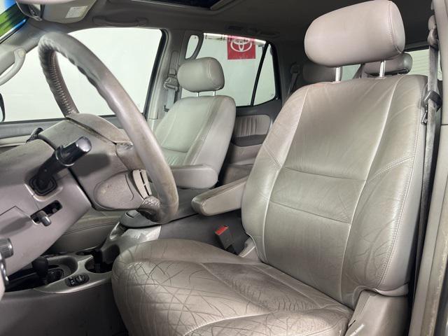 Photo of 2004 Silver Sky Metallic Toyota Sequoia