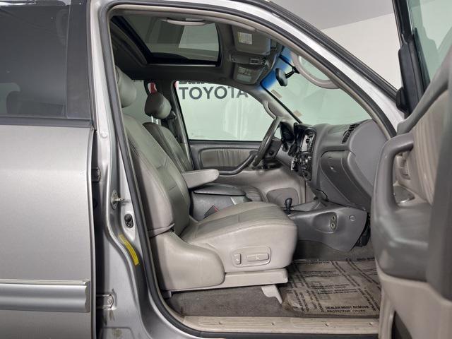 Photo of 2004 Silver Sky Metallic Toyota Sequoia
