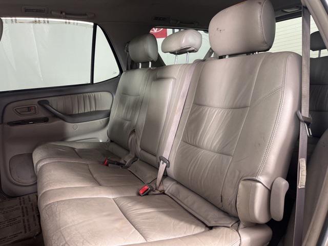 Photo of 2004 Silver Sky Metallic Toyota Sequoia